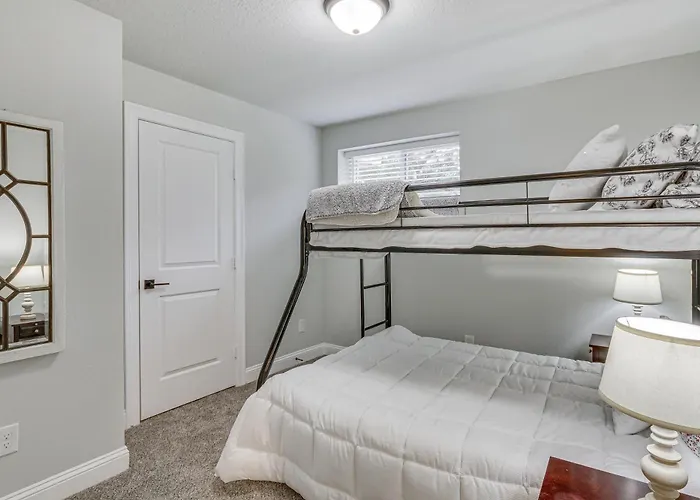 Updated ~ 7 Mi To Beach! Holiday home Pensacola
