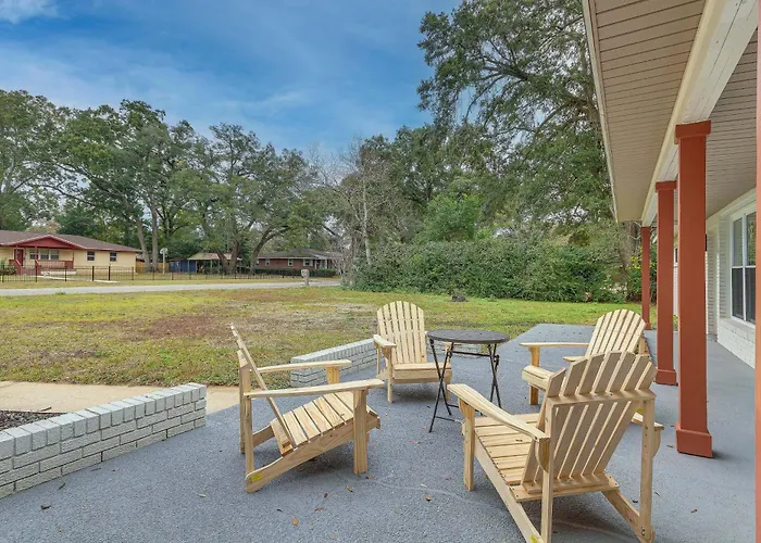 Holiday home Updated ~ 7 Mi To Beach! *
