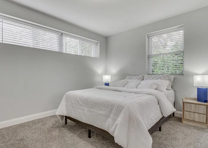 Updated ~ 7 Mi To Beach! Holiday home