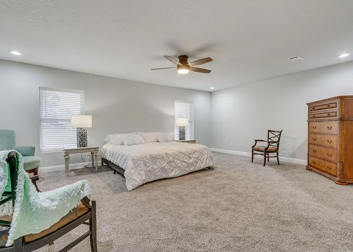 Updated ~ 7 Mi To Beach! Holiday home