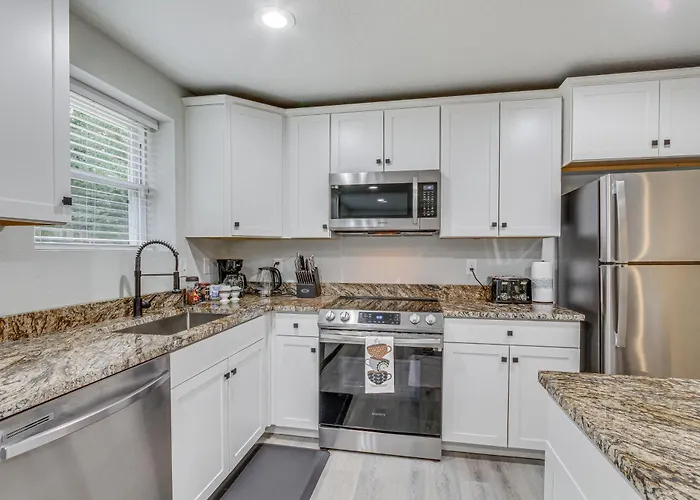 Holiday home Updated ~ 7 Mi To Beach!