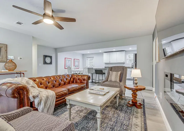 Updated ~ 7 Mi To Beach! Holiday home *